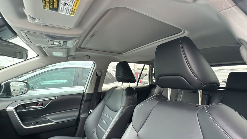 Used 2023 Toyota RAV4 XLE Premium image 13