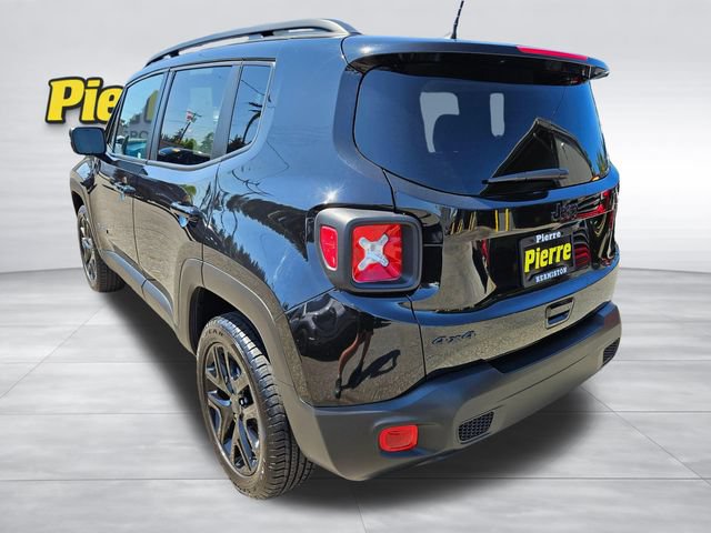 Used 2023 Jeep Renegade Altitude w/ Sun/Sound Group AWD/4WD image 3