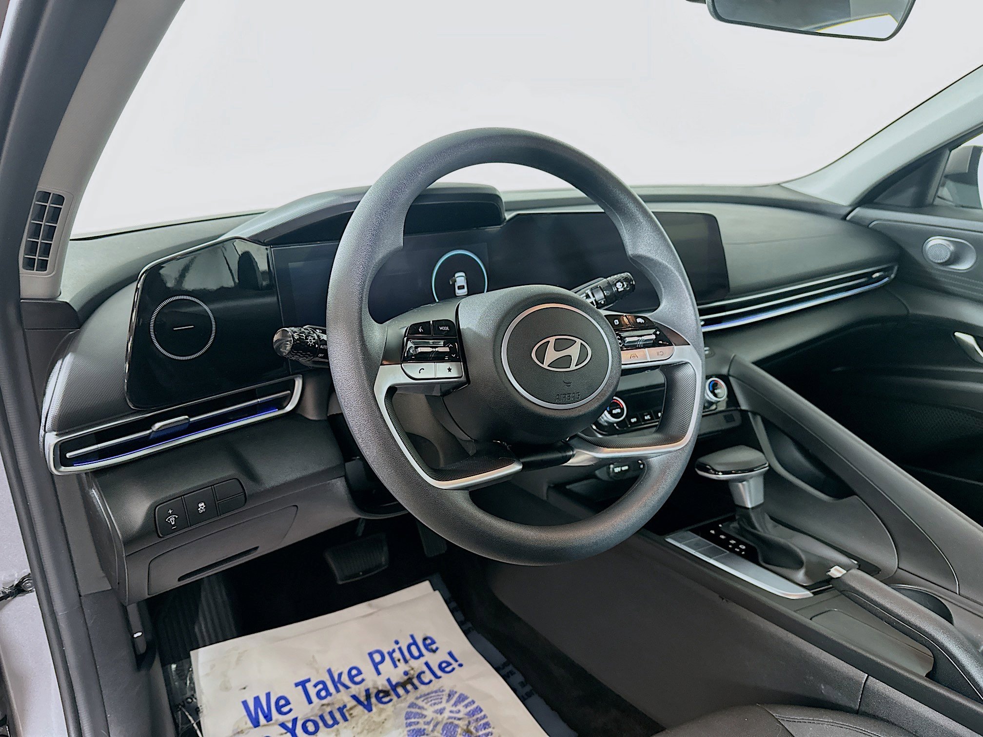 Used 2024 Hyundai Elantra SEL image 9