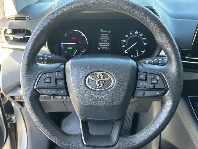 Certified 2023 Toyota Sienna LE FWD image 12