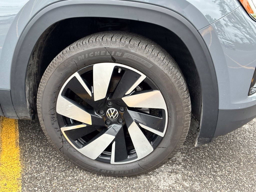 Used 2024 Volkswagen Atlas Cross Sport SE AWD/4WD image 44