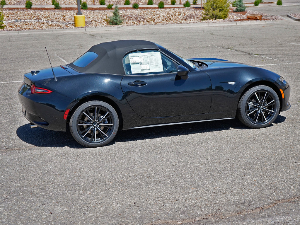Used 2026 MAZDA MX-5 Miata Grand Touring w/ Weather Package RWD image 8