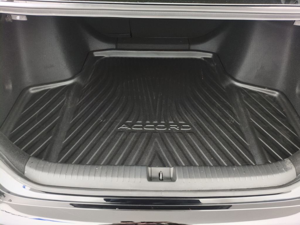 Certified 2025 Honda Accord SE image 29