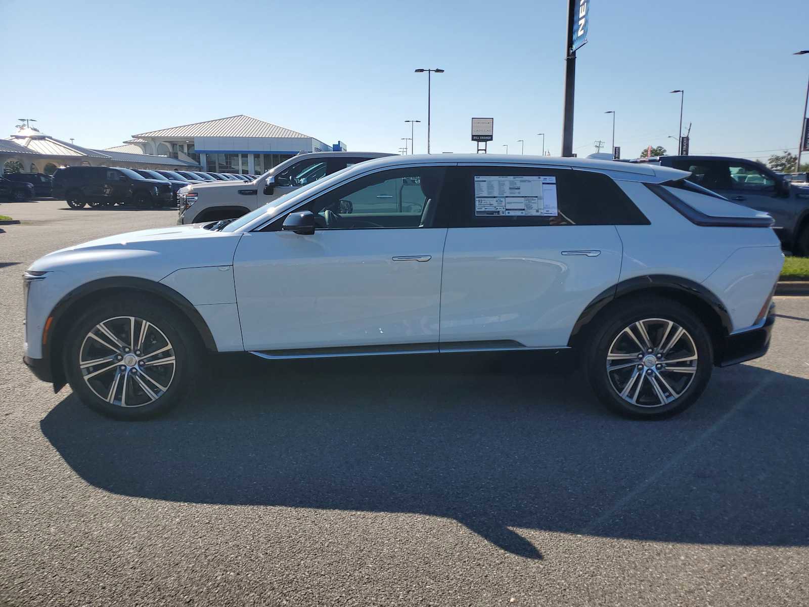 New 2026 Cadillac Lyriq Luxury image 2