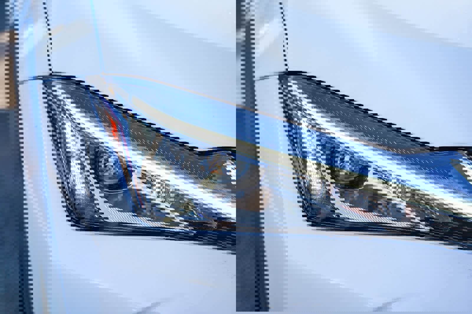 Used 2021 Lexus UX 200 F Sport w/ Accessory Package (Z2) image 4