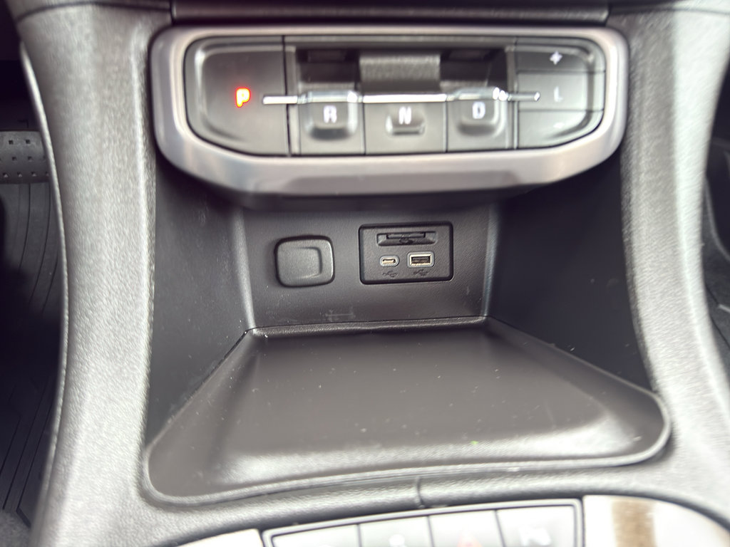 Used 2022 GMC Acadia AT4 w/ Technology Package AWD/4WD image 20