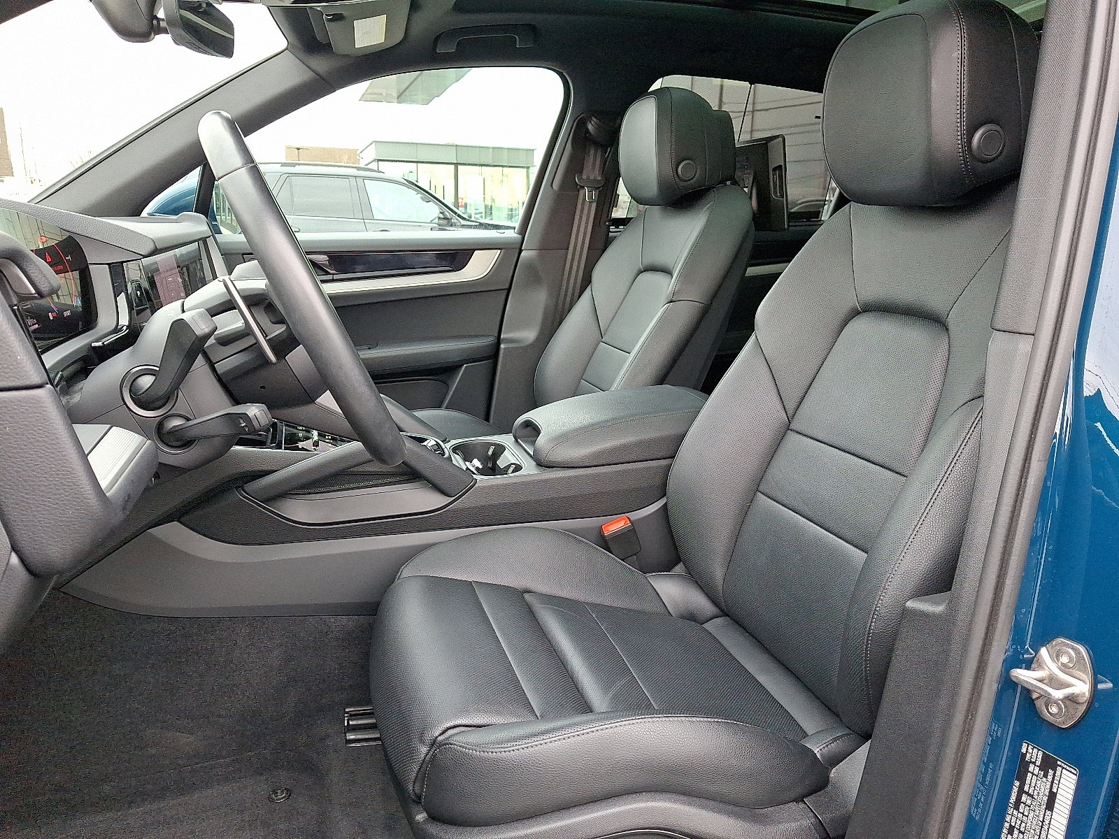 Used 2024 Porsche Cayenne image 13