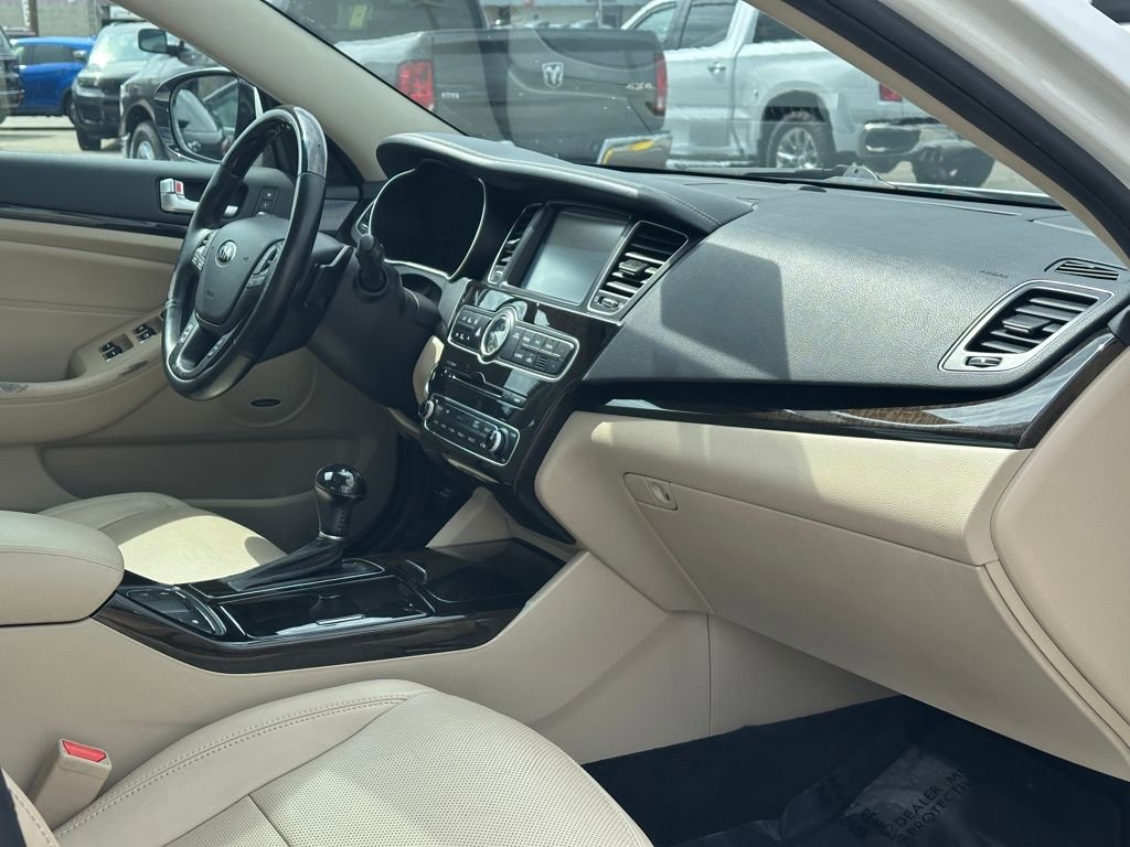 Used 2014 Kia Cadenza Premium w/ Luxury Package FWD image 17