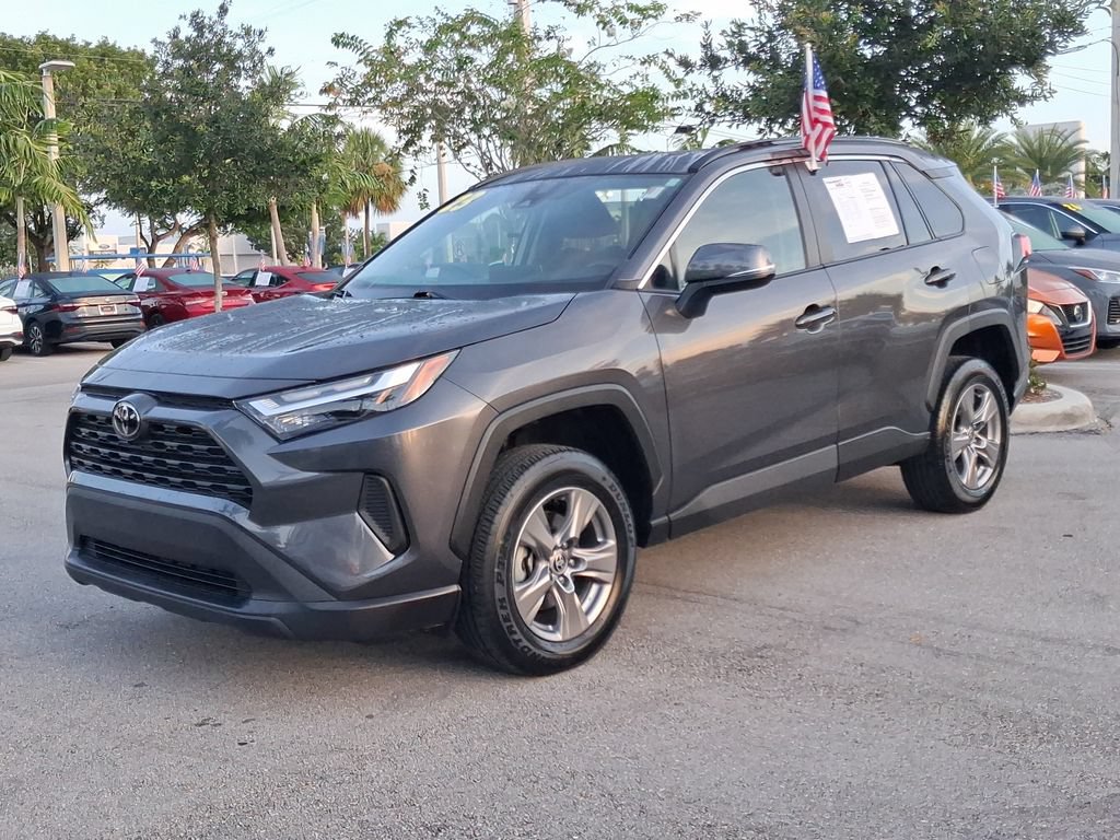 Used 2023 Toyota RAV4 XLE w/ Convenience Package FWD image 3