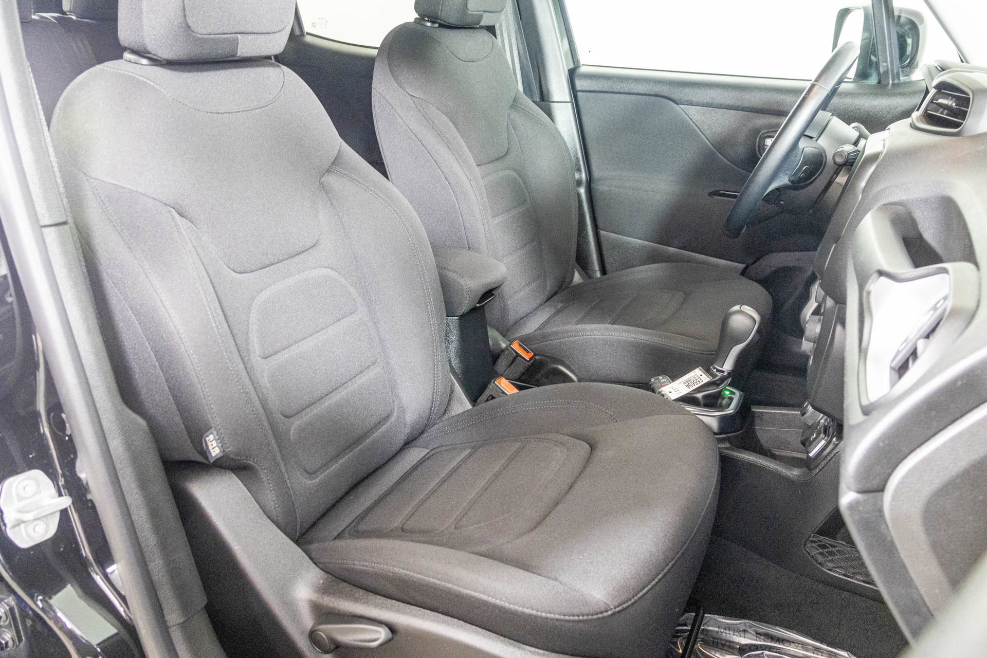 Used 2019 Jeep Renegade Latitude w/ Cold Weather Group image 45