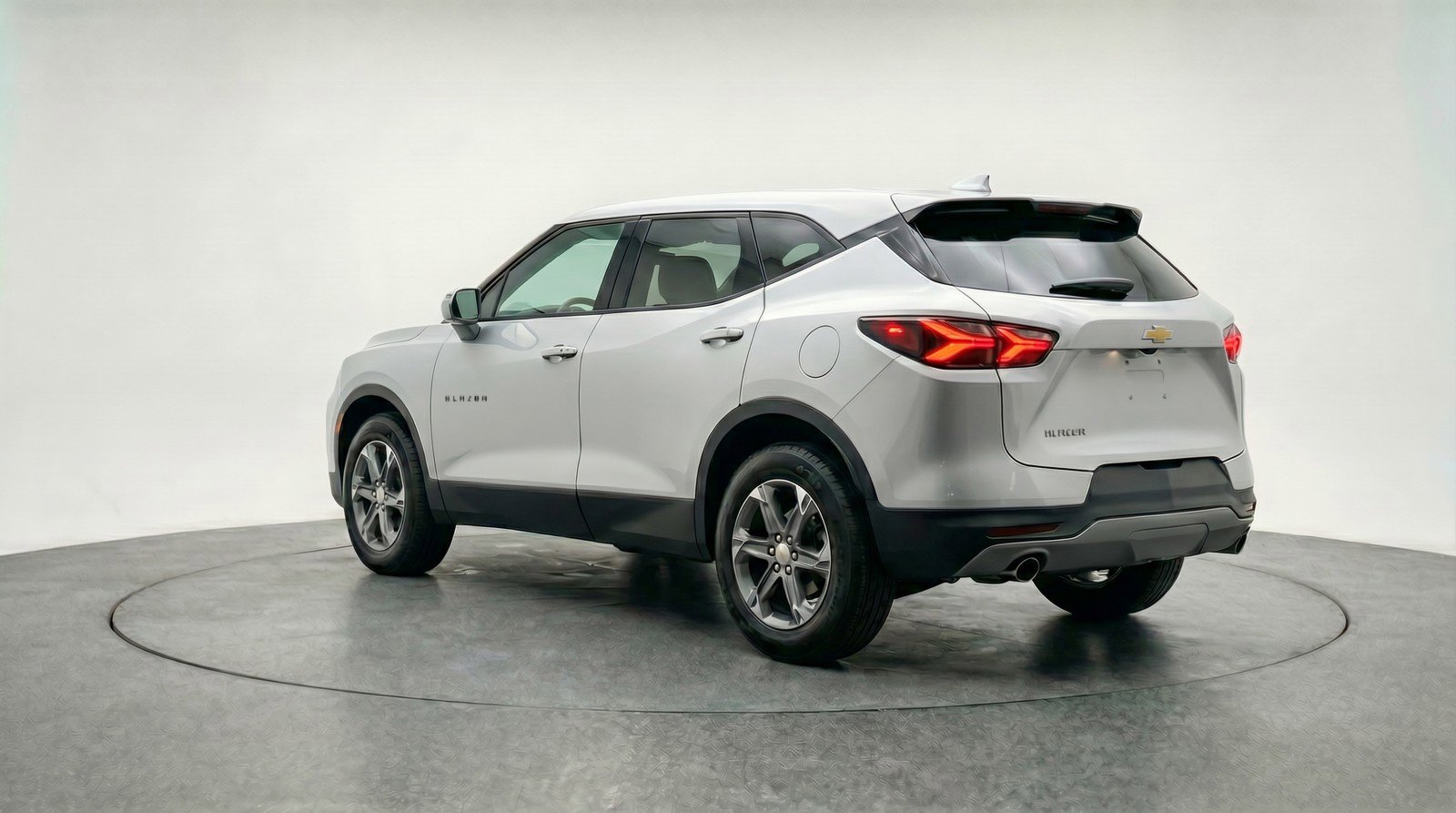 Used 2025 Chevrolet Blazer LT FWD image 6