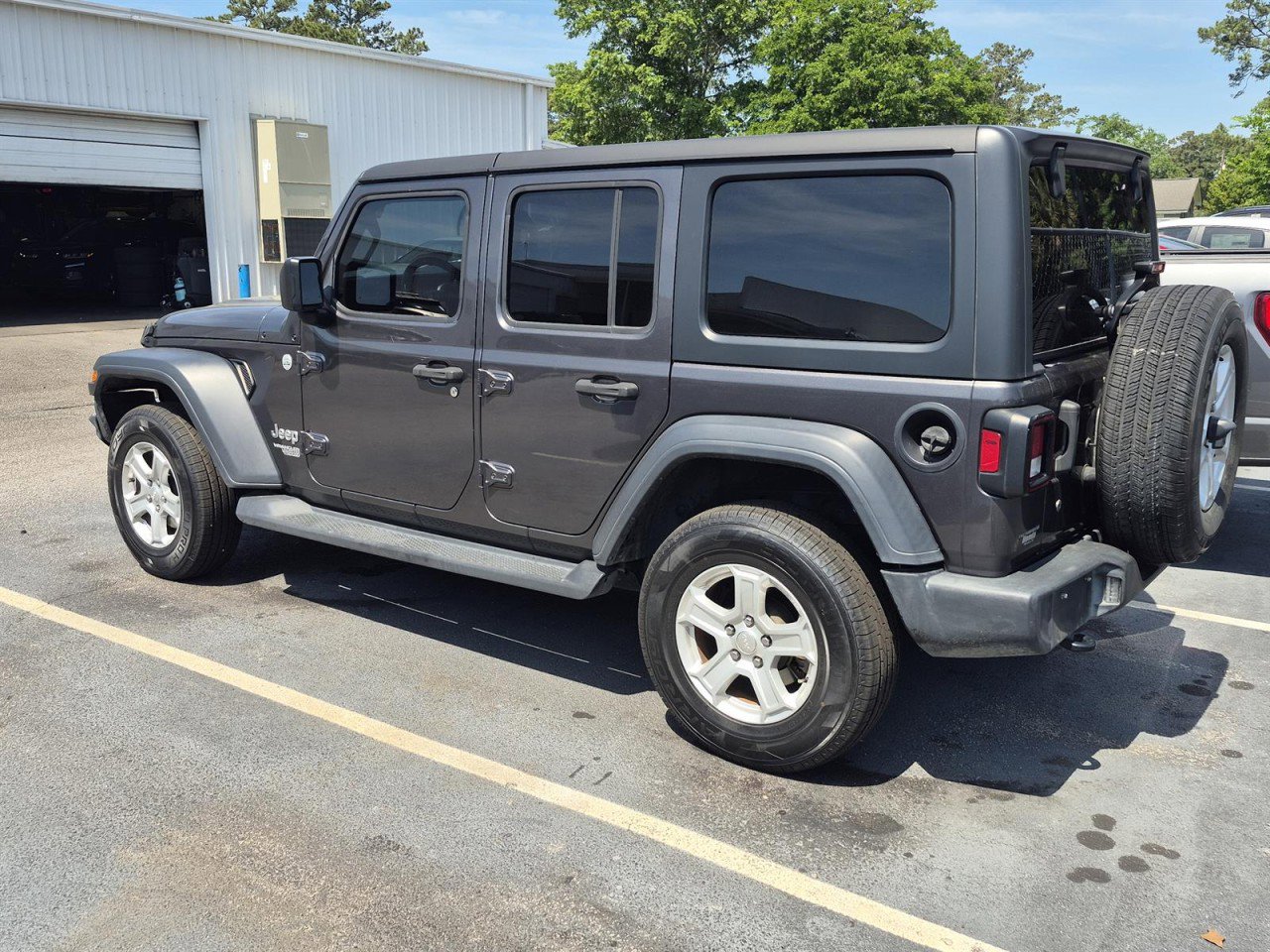 Used 2019 Jeep Wrangler Unlimited Sport S image 2