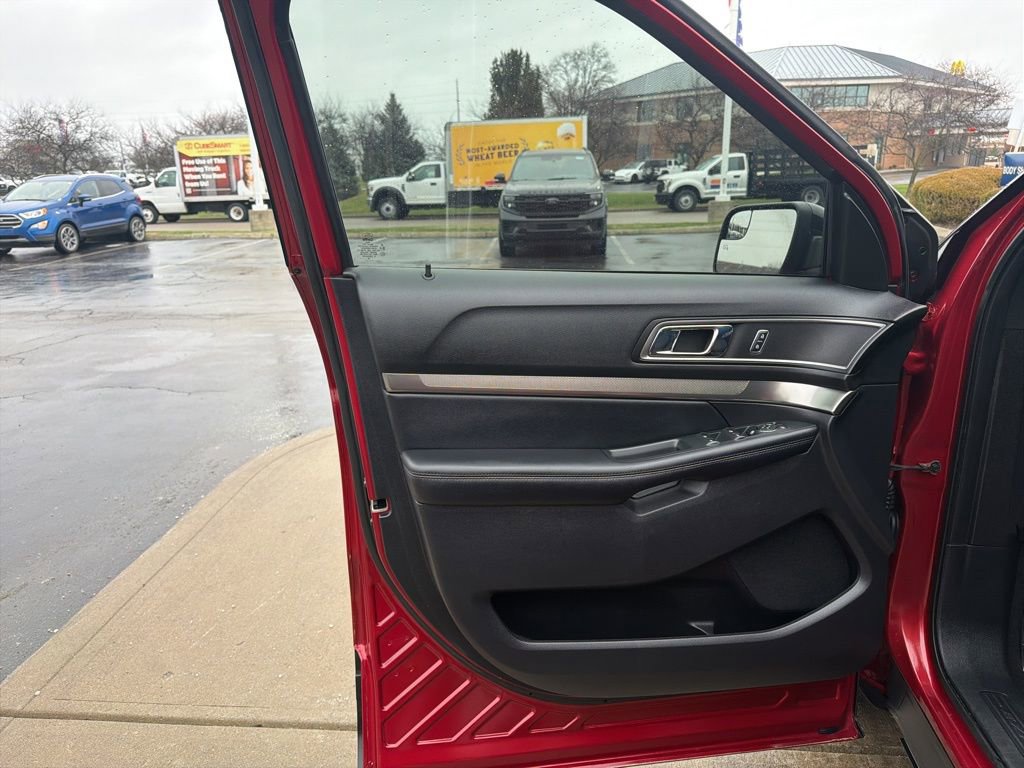 Certified 2018 Ford Explorer XLT w/ Equipment Group 201A image 12