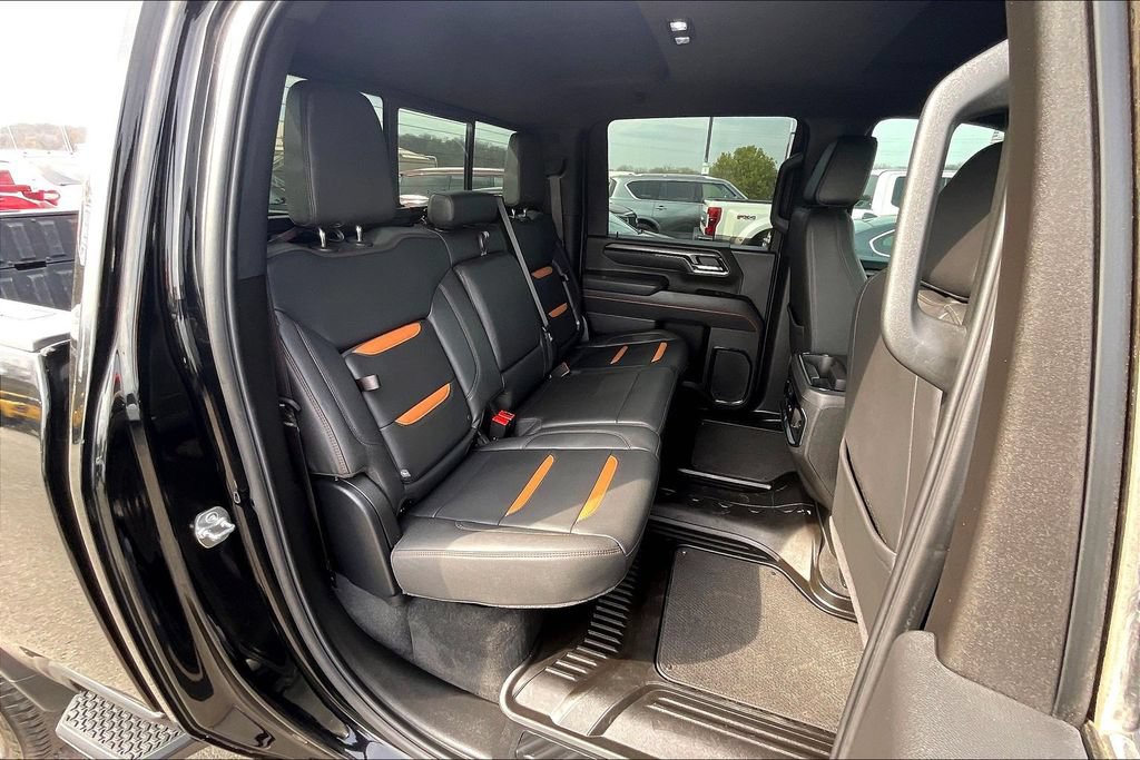 Used 2025 GMC Sierra 2500 AT4 w/ Technology Package AWD/4WD image 28