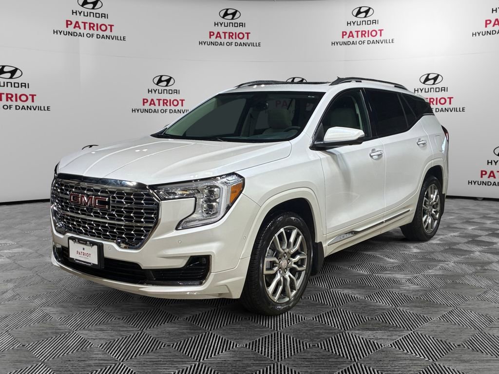 Used 2024 GMC Terrain Denali w/ Denali Premium Package image 7