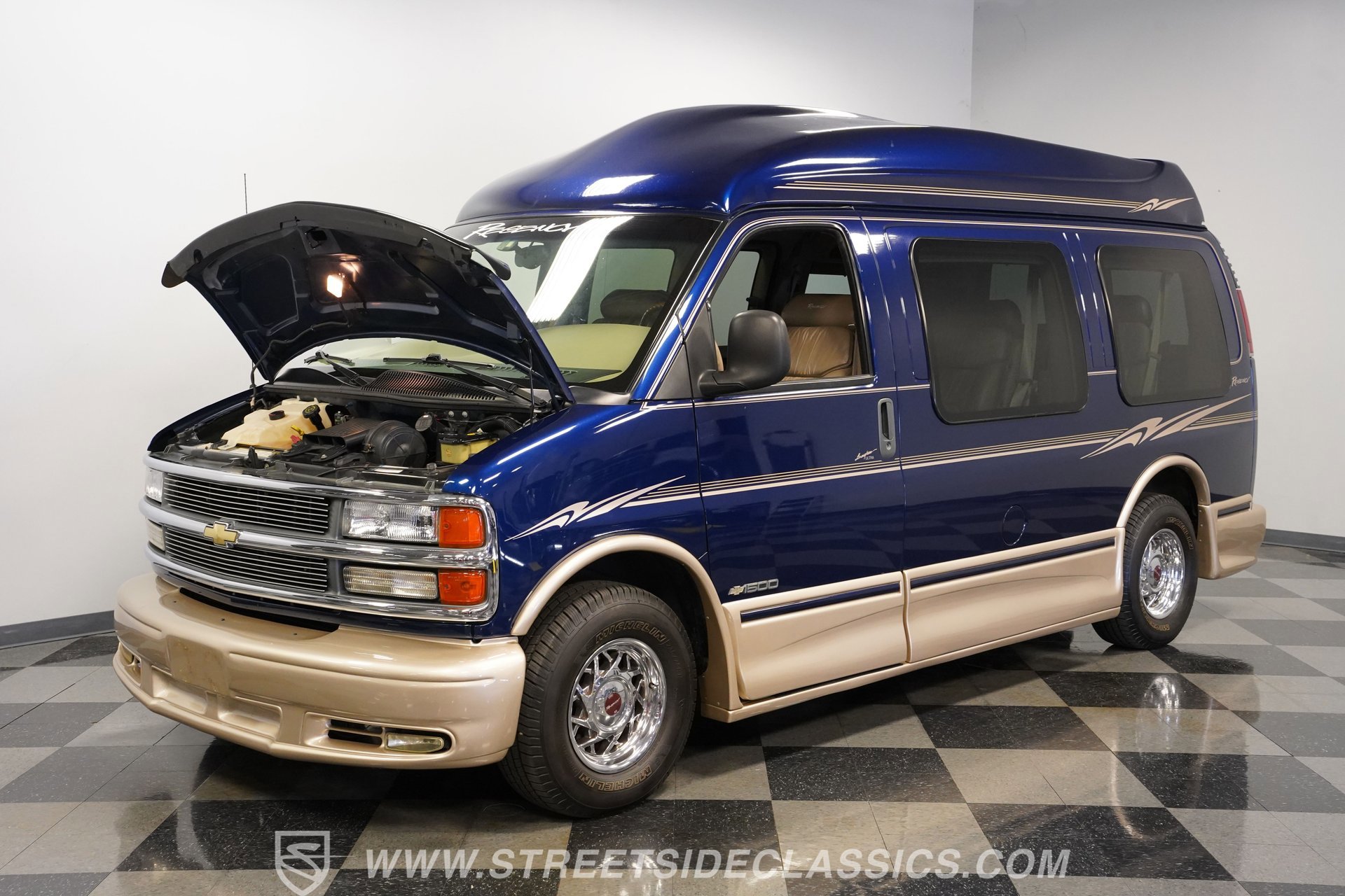 Used 2001 Chevrolet Express 1500 w/ Preferred Equipment Group 3 image 32