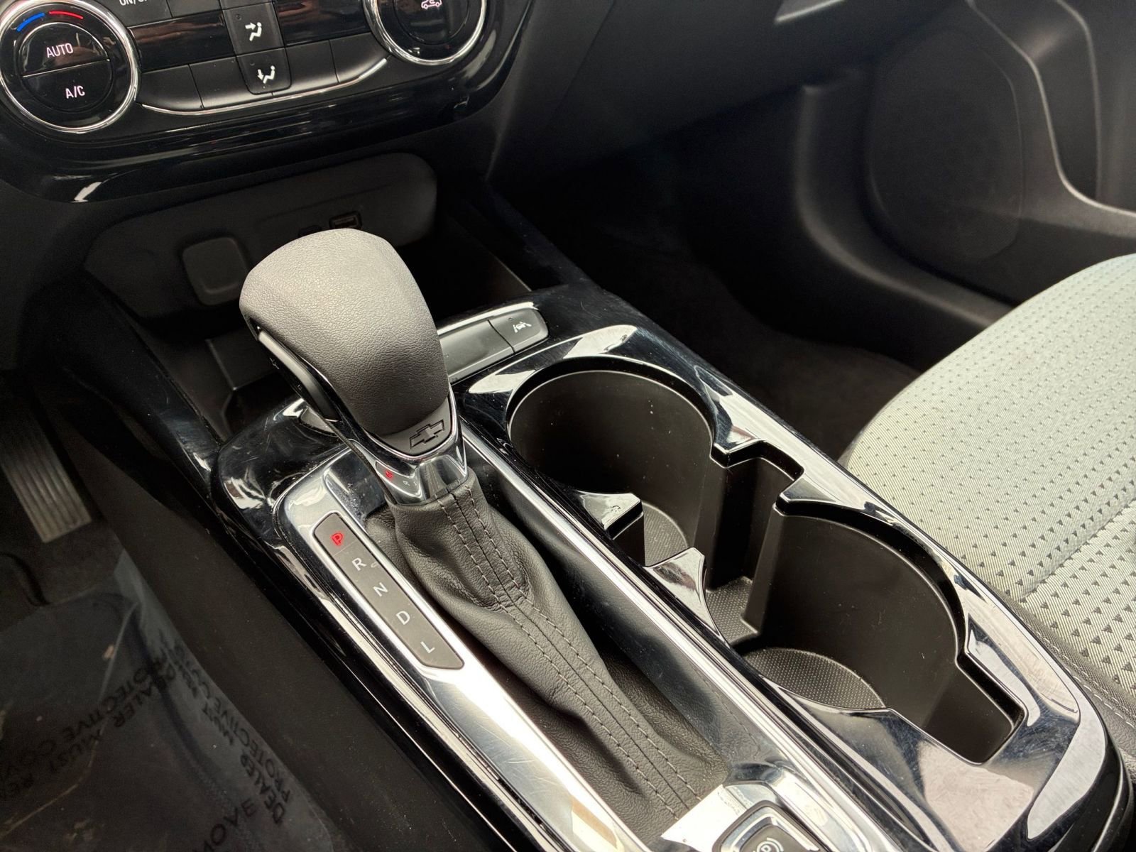 Used 2025 Chevrolet Trax LT image 36