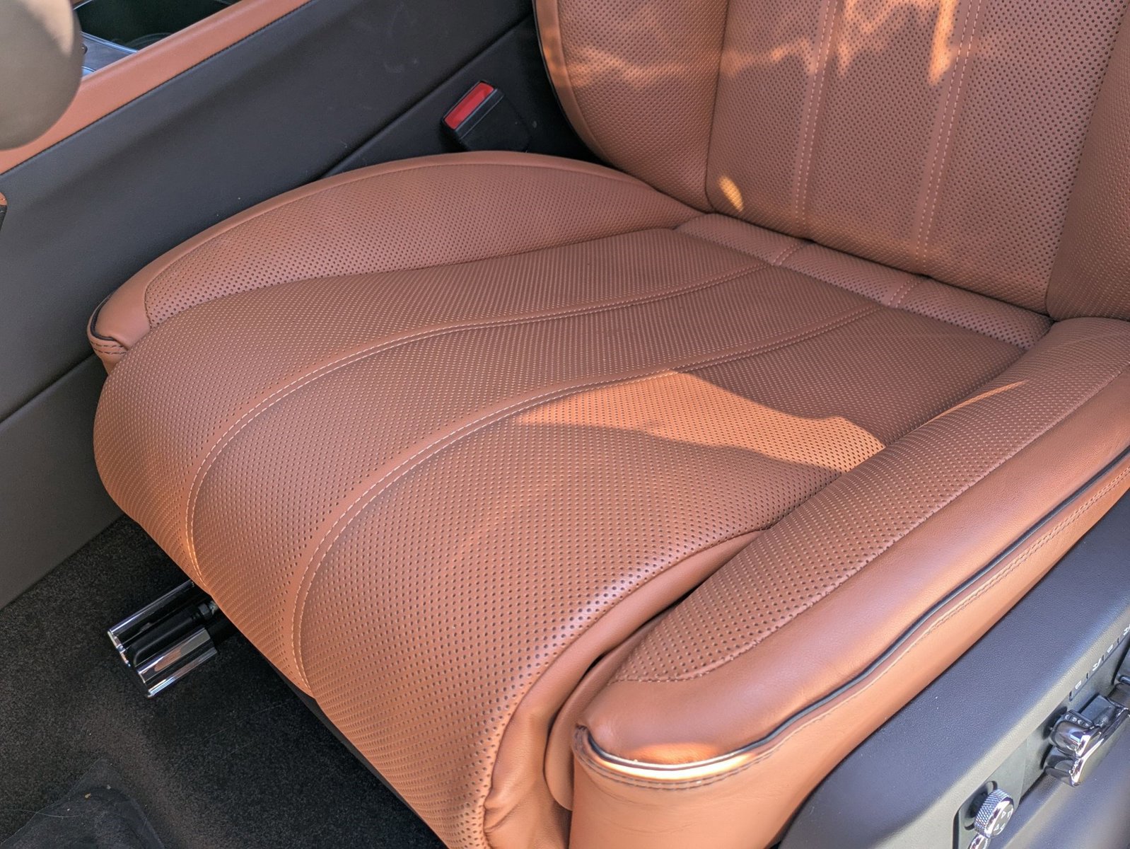 Certified 2025 Bentley Bentayga Extended Wheelbase image 9