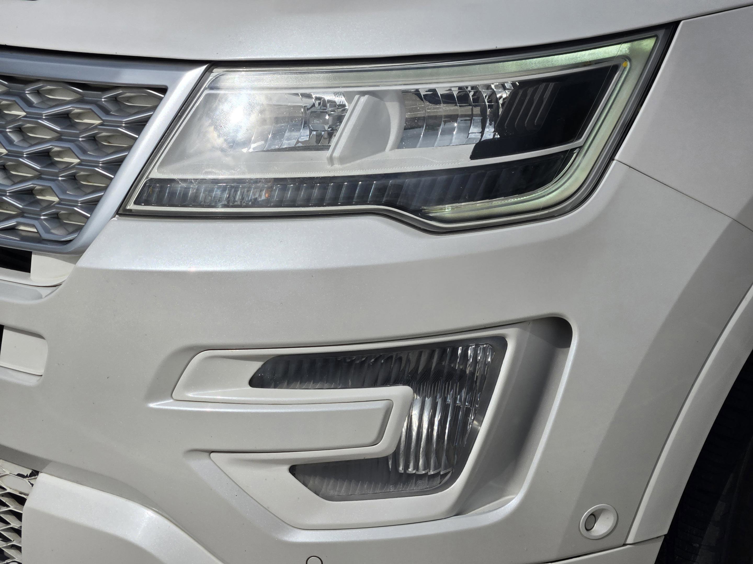 Used 2017 Ford Explorer Platinum AWD/4WD image 29