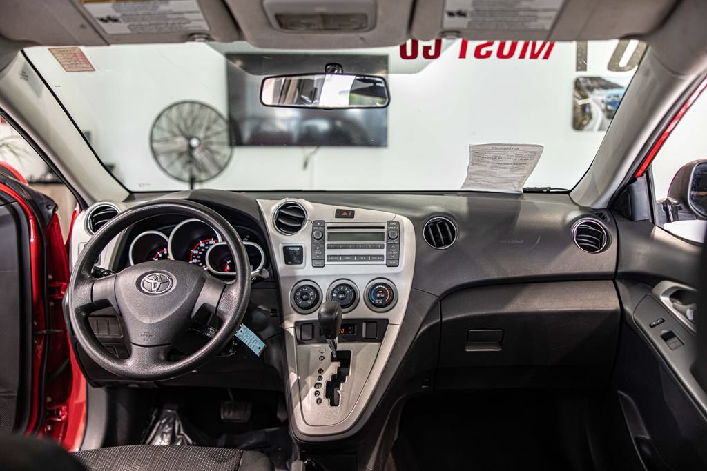 Used 2009 Toyota Matrix FWD image 28