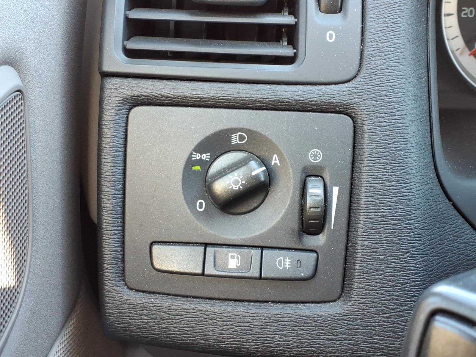 Used 2013 Volvo C70 T5 w/ Climate Pkg FWD image 24