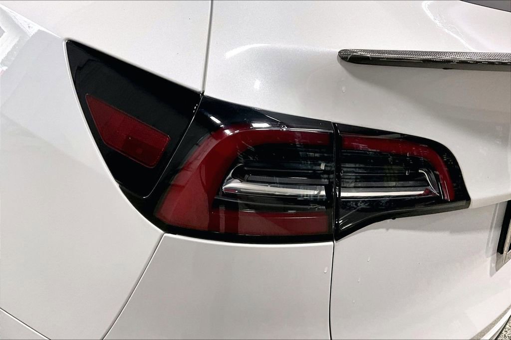 Used 2022 Tesla Model Y Performance AWD/4WD image 23