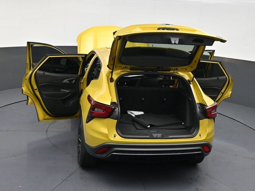 Used 2024 Chevrolet Trax RS w/ Sunroof Package image 34