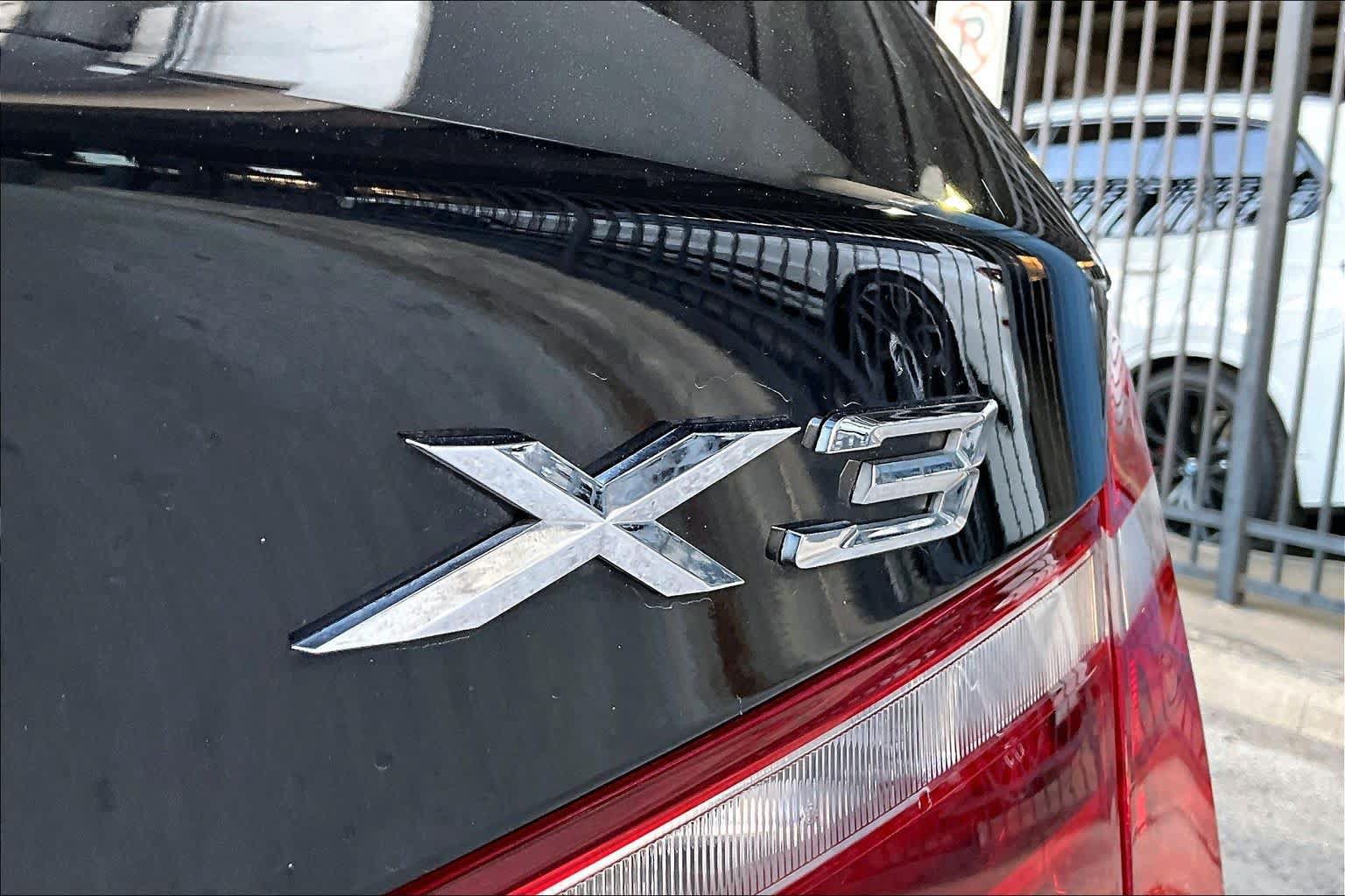 Used 2017 BMW X3 xDrive28i AWD/4WD image 9