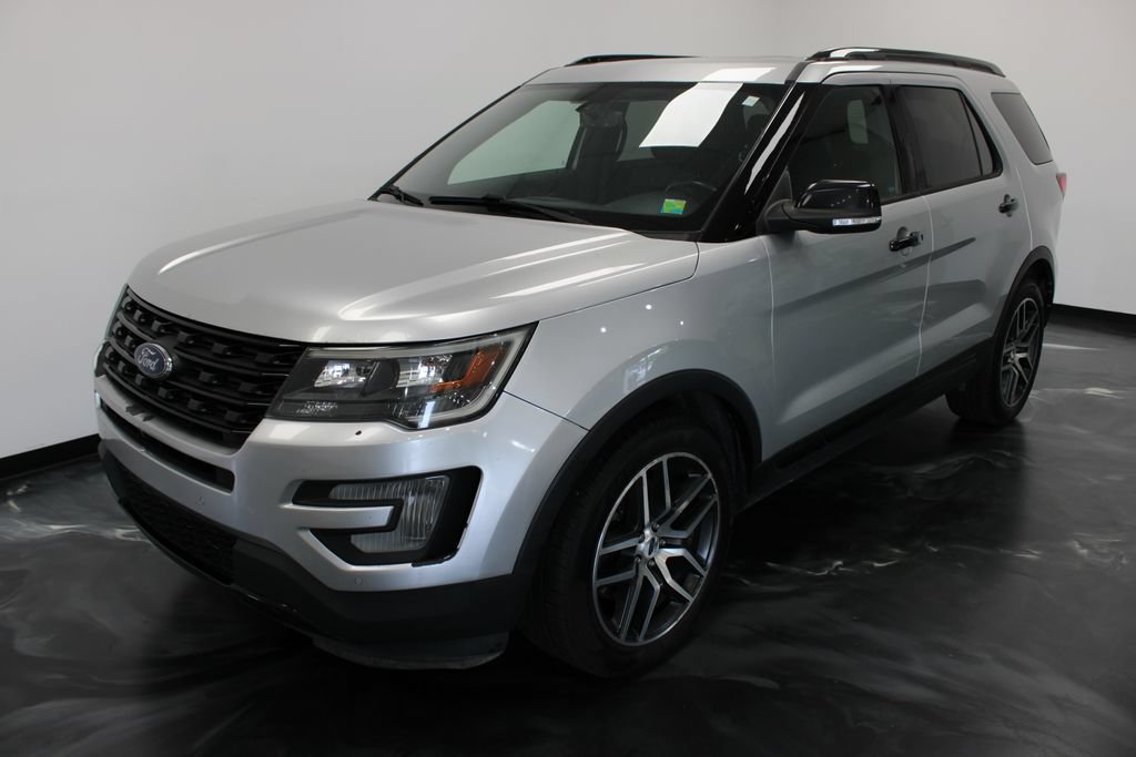 Used 2017 Ford Explorer Sport w/ Equipment Group 401A AWD/4WD image 24