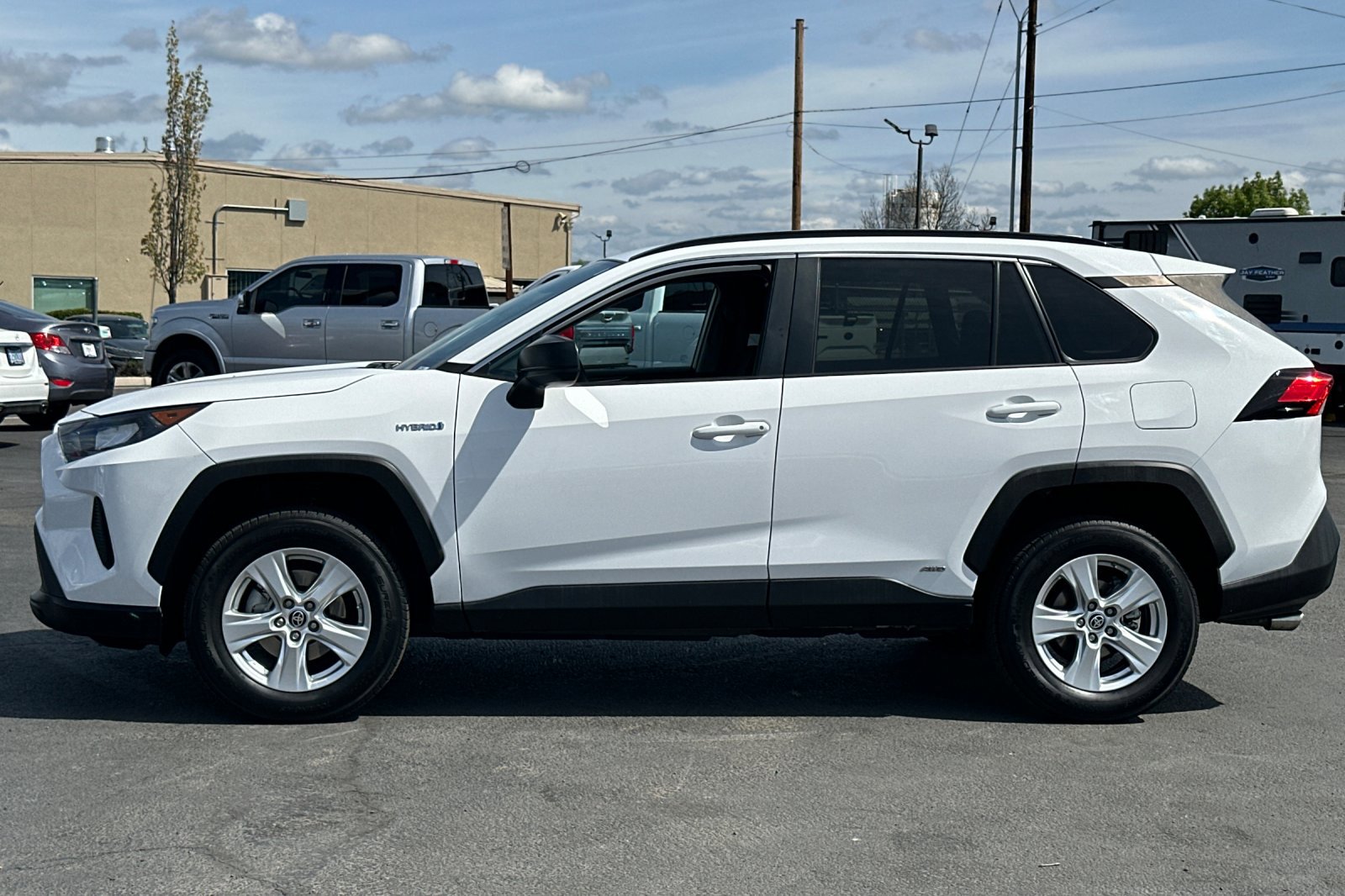 Used 2021 Toyota RAV4 LE AWD/4WD image 7