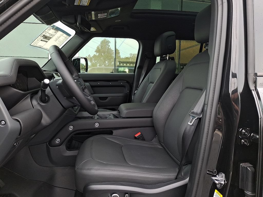 New 2026 Land Rover Defender 130 X-Dynamic SE AWD/4WD image 8