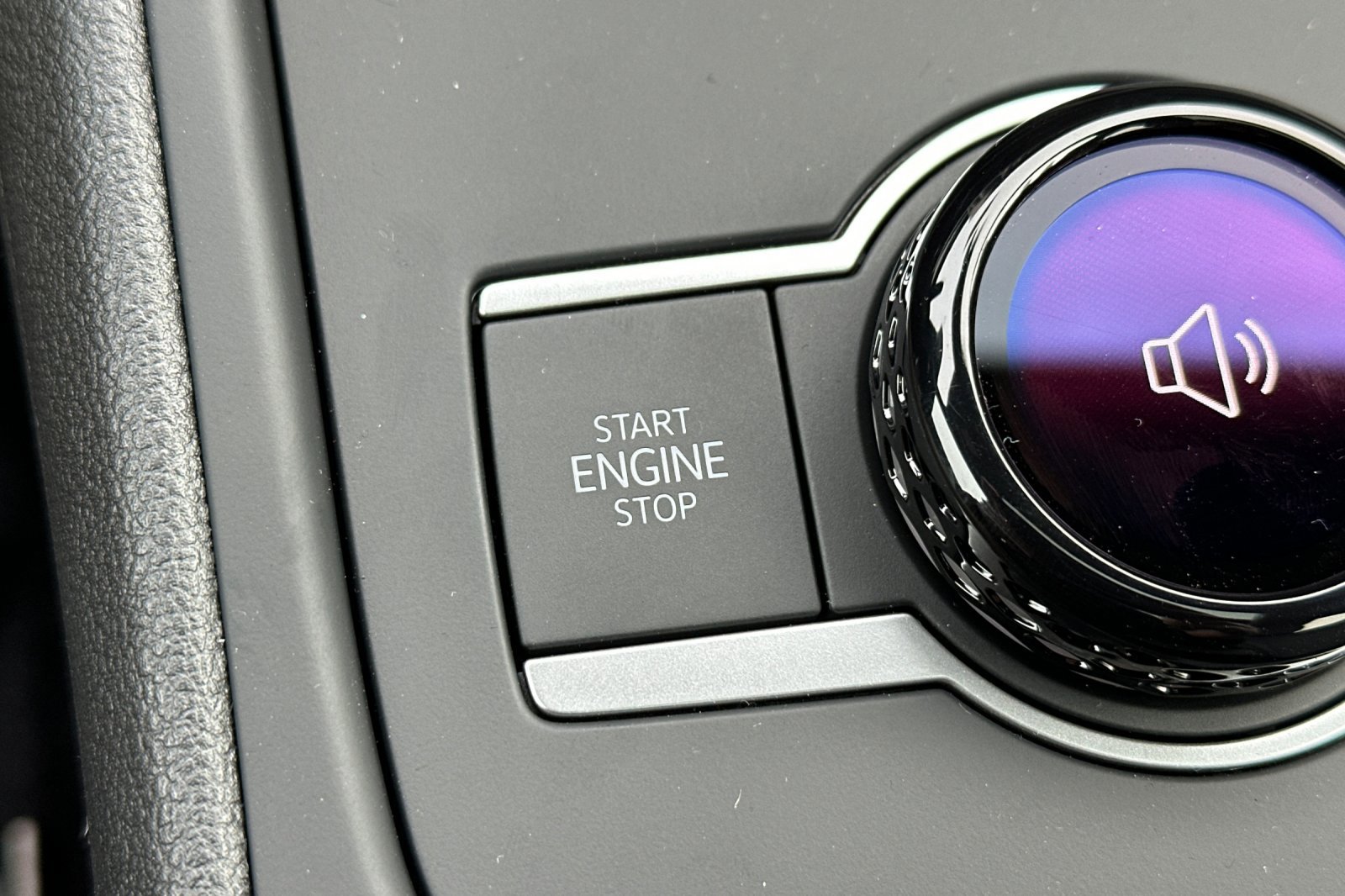 New 2026 Volkswagen Tiguan SE R-Line image 22