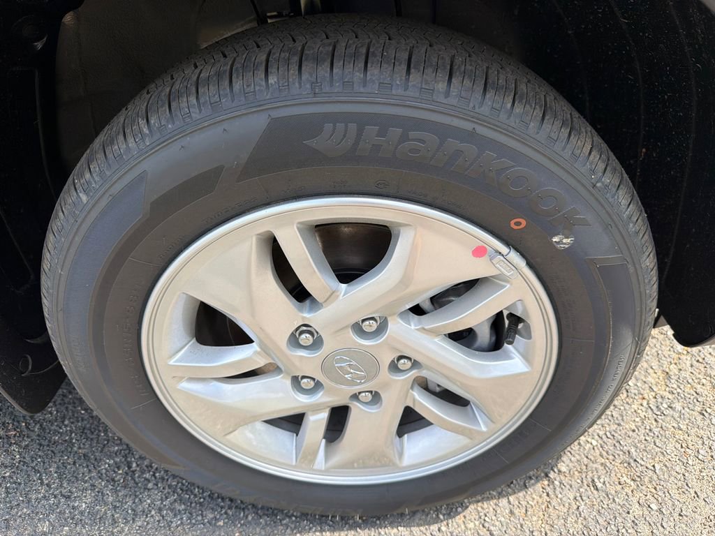 New 2026 Hyundai Venue SE image 12