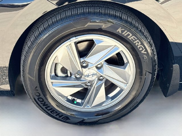 New 2026 Hyundai Elantra SE FWD image 28
