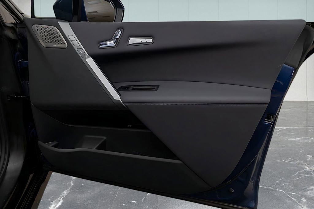 Used 2025 BMW iX M60 image 36