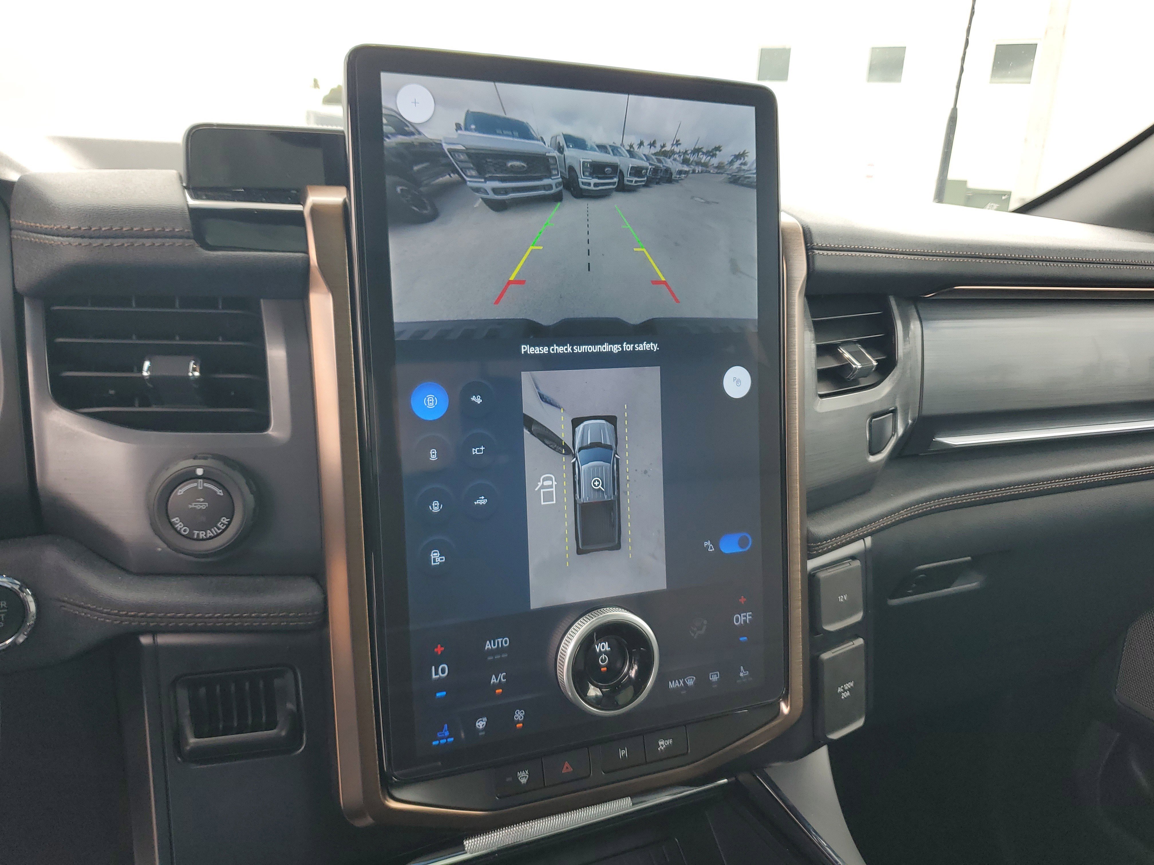 Used 2024 Ford F150 Lightning Lariat image 11