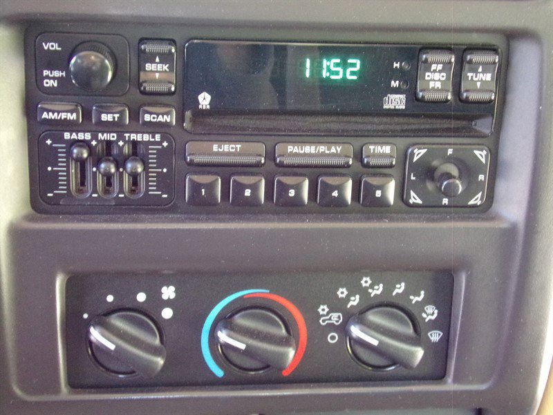 Used 2000 Jeep Wrangler Sahara AWD/4WD image 37