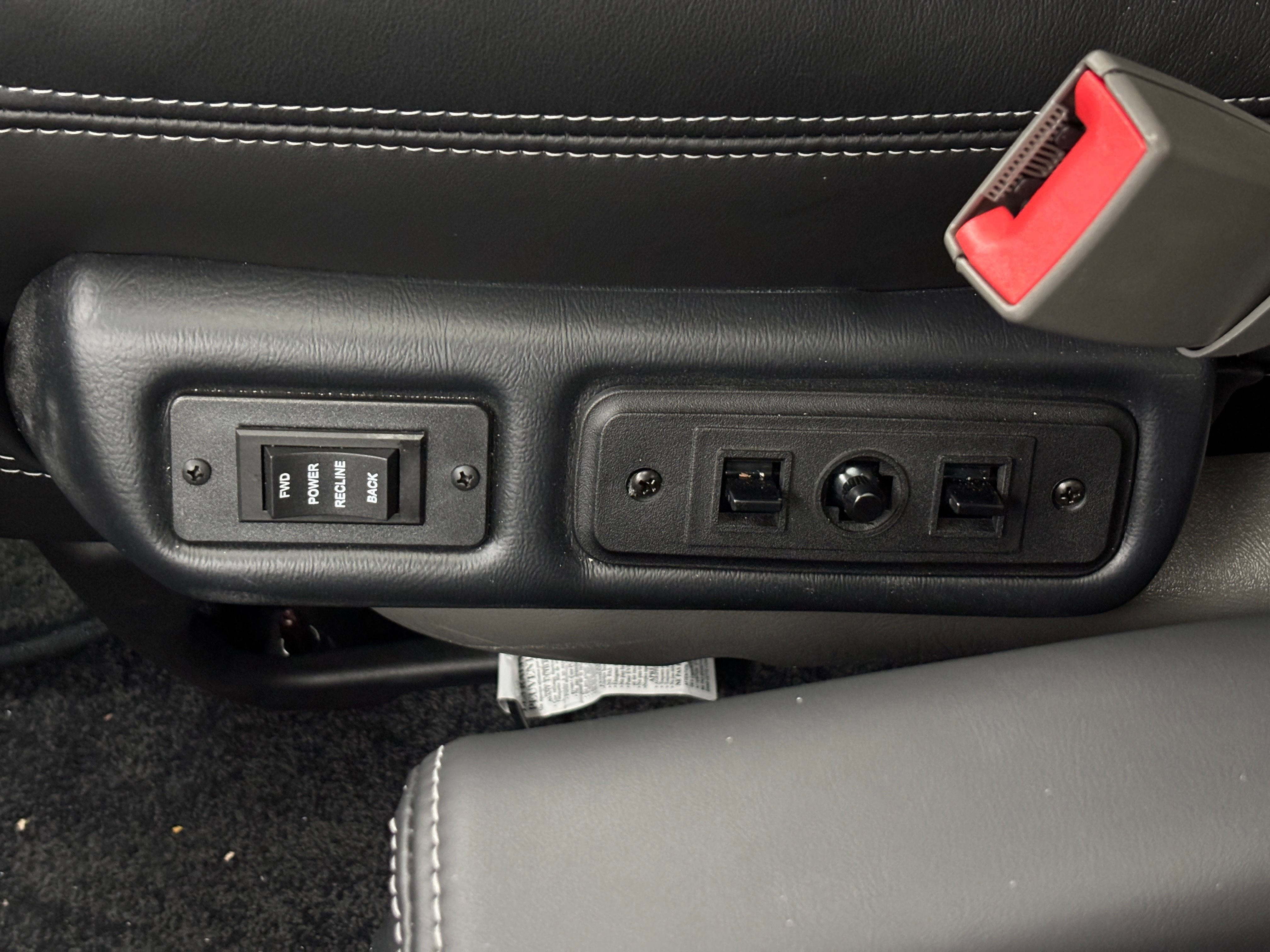 New 2026 GMC Savana 2500 w/ Driver Convenience Package RWD image 42
