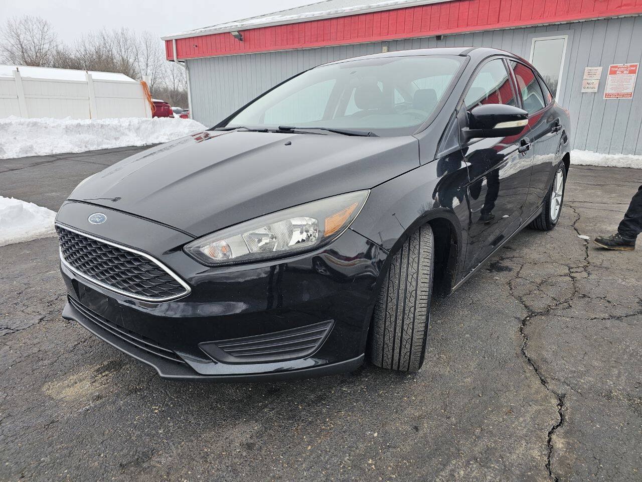 Used 2016 Ford Focus SE FWD image 2