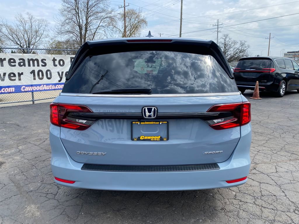 Used 2024 Honda Odyssey Sport image 3