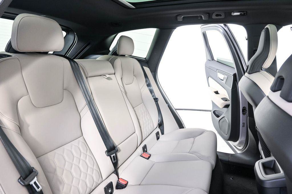 New 2026 Volvo XC60 B5 Plus w/ Protection Package Premier AWD/4WD image 21