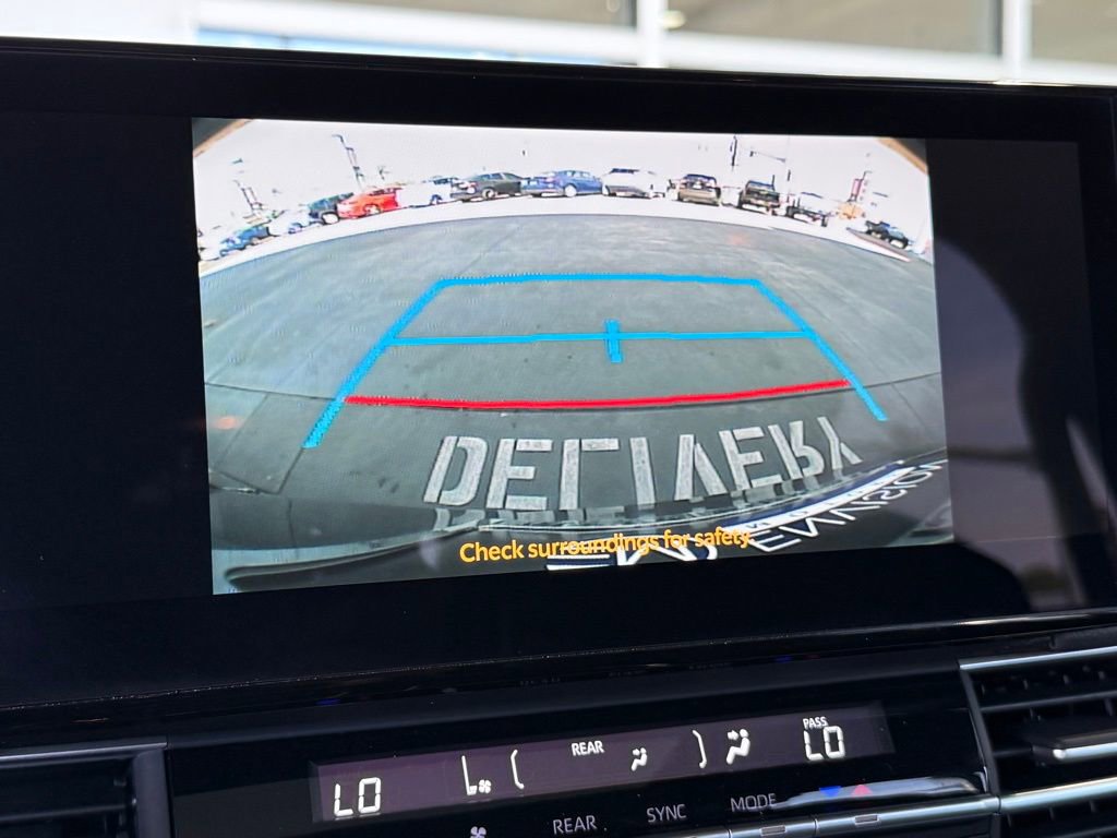 Certified 2025 Toyota Sienna XLE Woodland Edition image 30