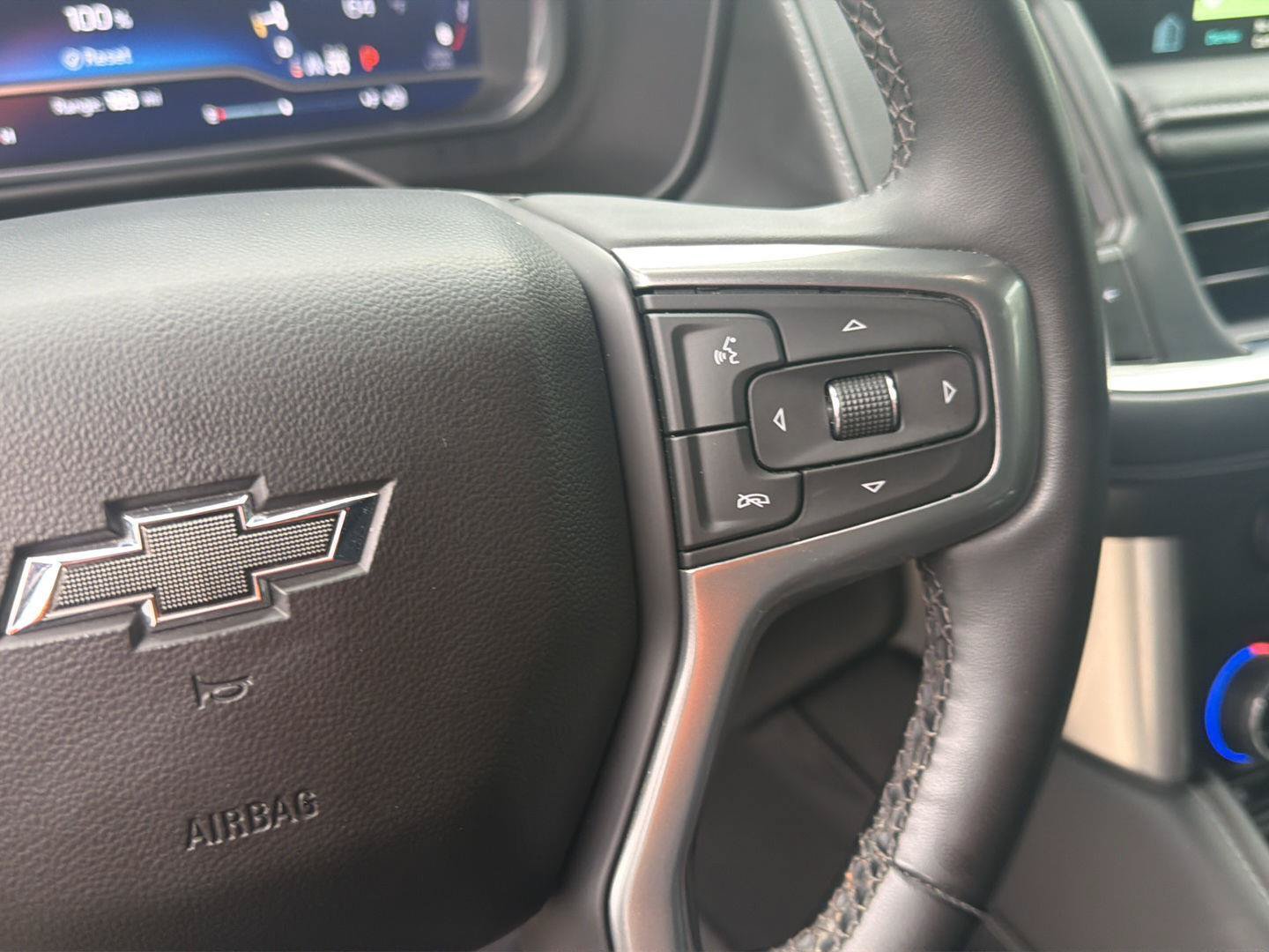 Used 2023 Chevrolet Suburban Z71 w/ Z71 Off-Road Package AWD/4WD image 19