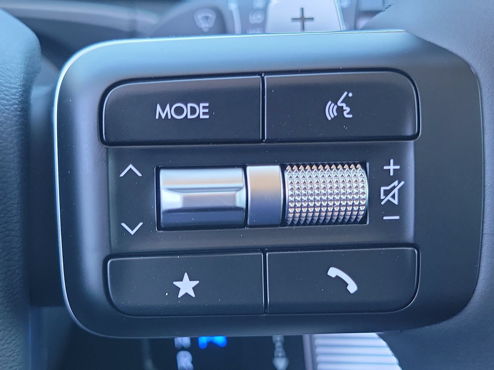 New 2027 Hyundai Santa Fe SEL FWD image 9