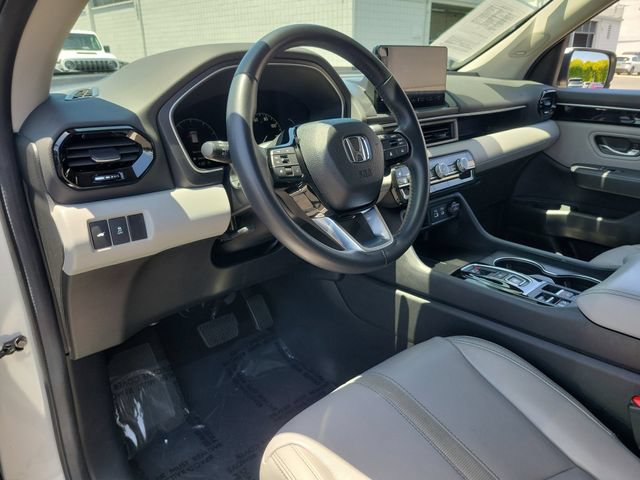 Certified 2025 Honda Pilot Touring image 20