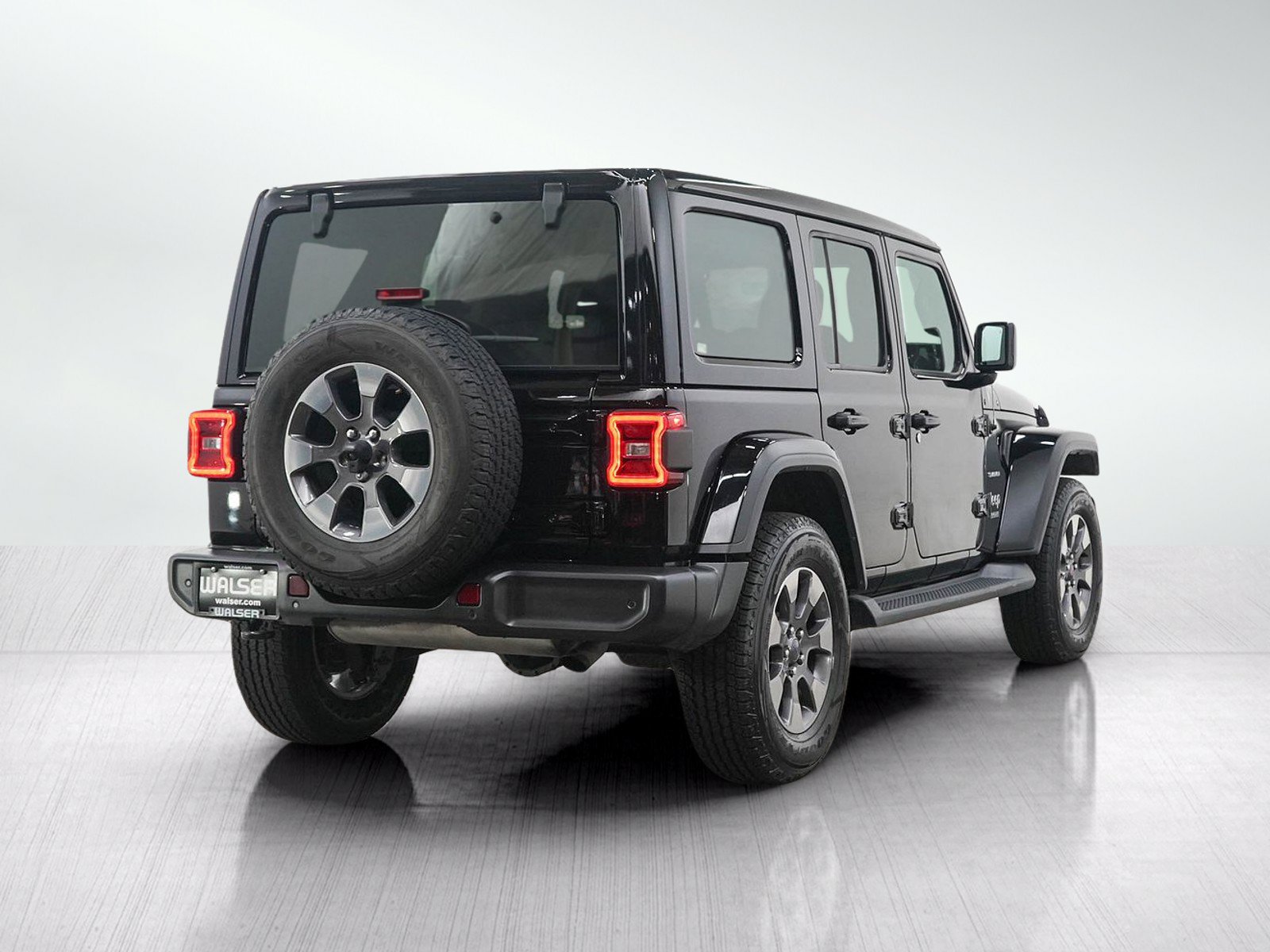 Used 2019 Jeep Wrangler Unlimited Sahara w/ Uconnect 4C Nav & Sound Group AWD/4WD image 5