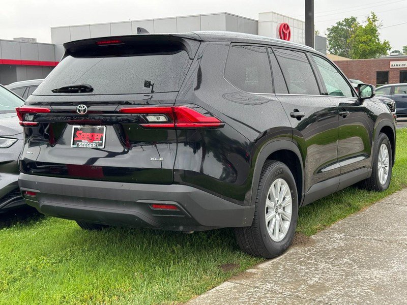 Certified 2024 Toyota Grand Highlander AWD image 3