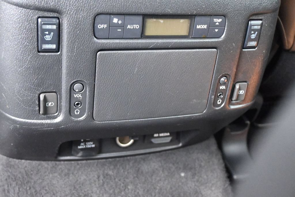 Used 2020 Nissan Armada Platinum w/ Platinum Reserve Package RWD image 19