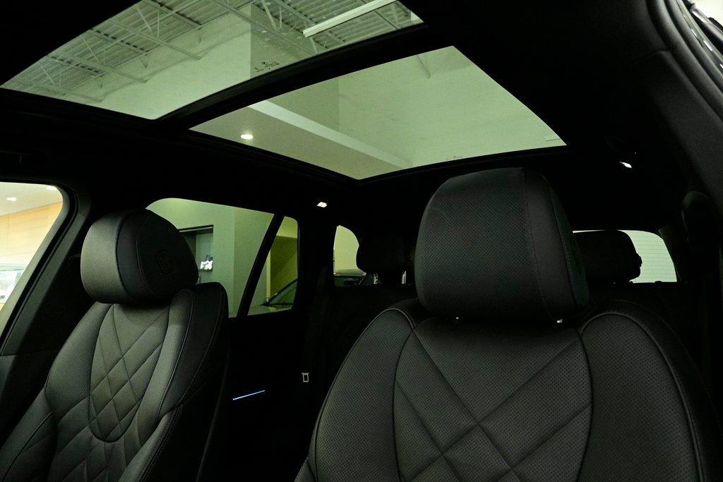 Used 2025 BMW X5 xDrive50e w/ Premium Package image 21