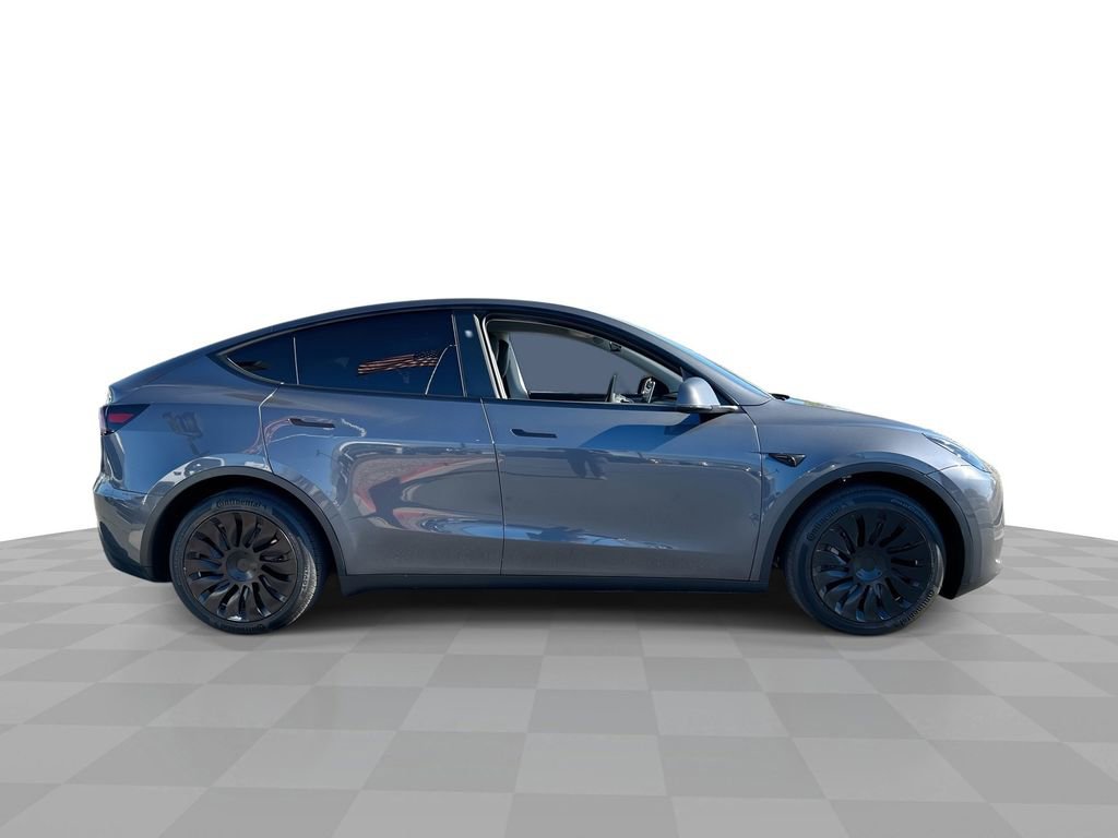 Used 2023 Tesla Model Y 2WD image 9